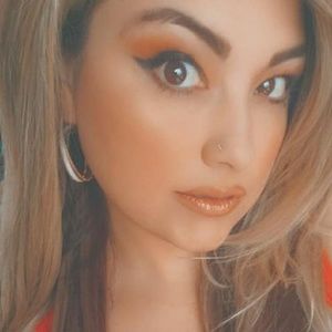 Meet your Posher, Justine